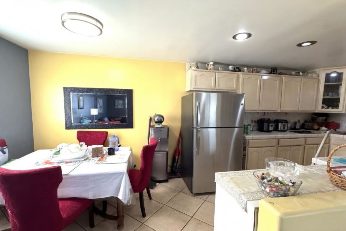 128 Los Angeles Ave, Monrovia, California 91016, 3 Bedrooms Bedrooms, ,1 BathroomBathrooms,Single Family Home,Residential Featured Listings,Los Angeles,1140